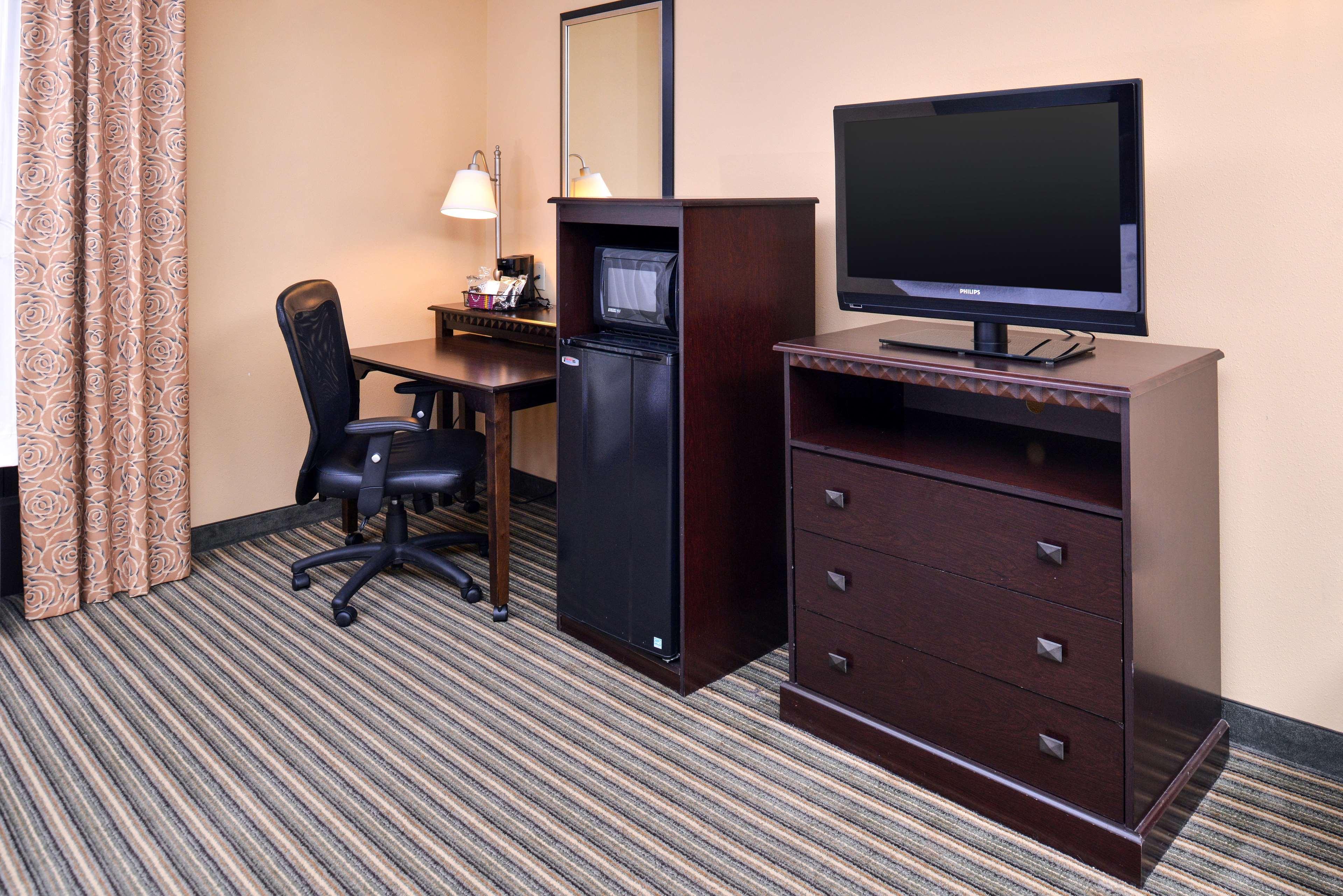 Hampton Inn & Suites Fort Belvoir Alexandria South Exterior photo
