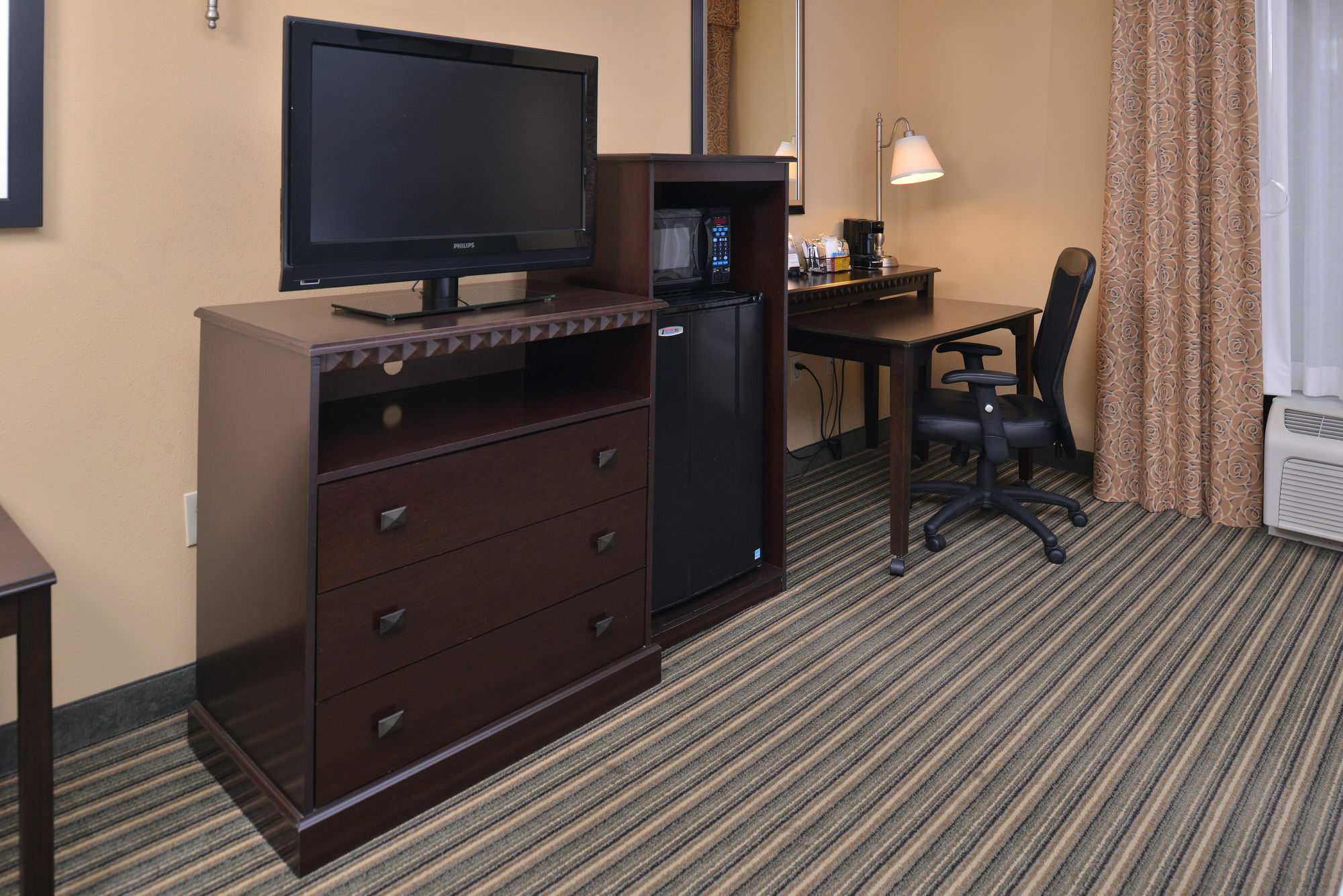 Hampton Inn & Suites Fort Belvoir Alexandria South Exterior photo